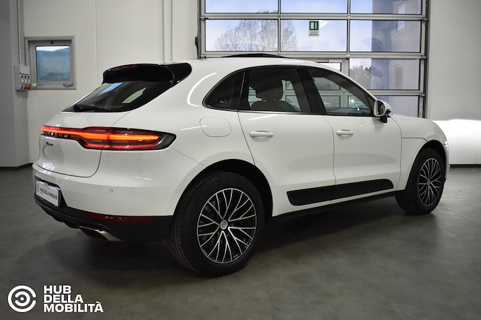 PORSCHE Macan 2.0